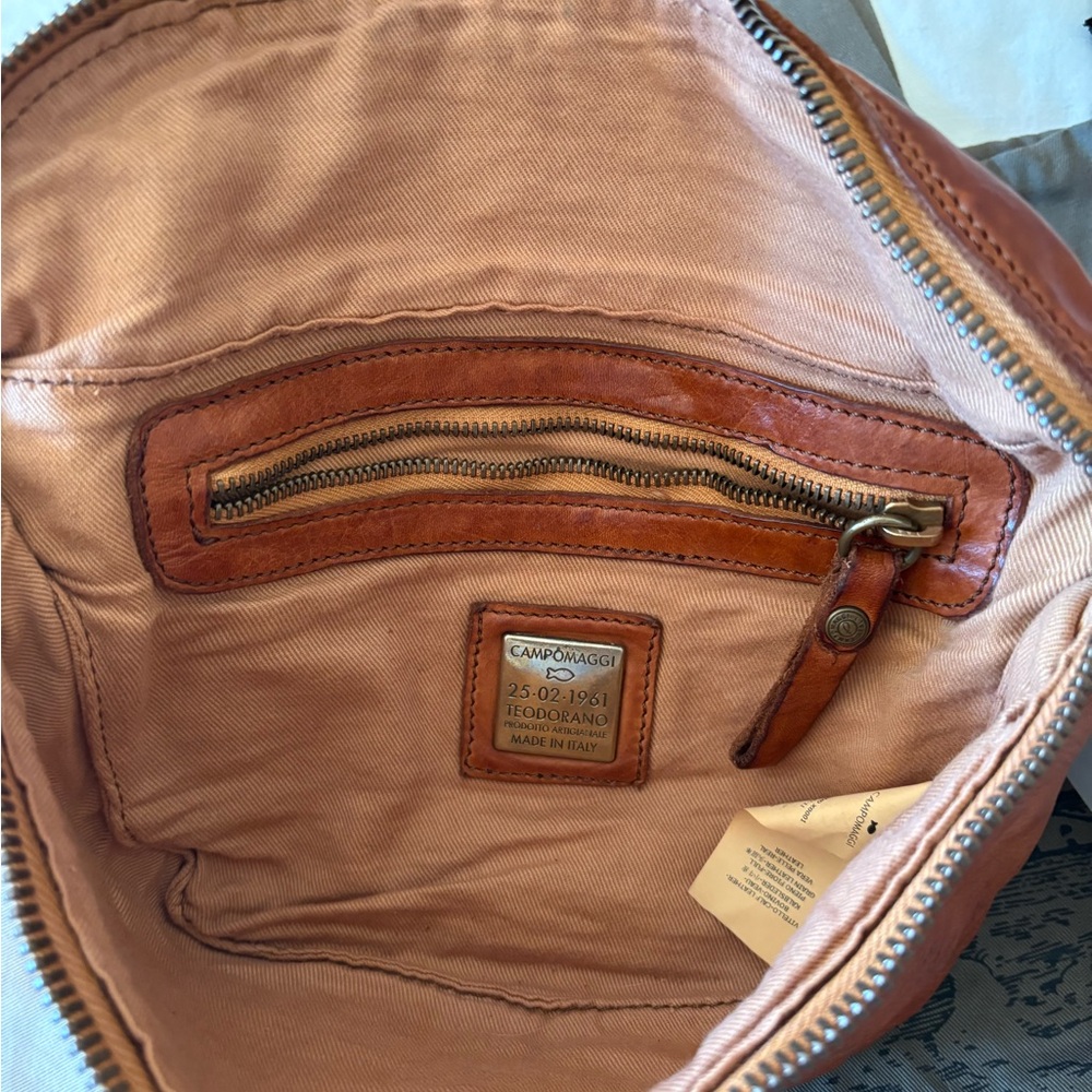 Campomaggi SANTARCANGELO
Belt bag "CORNIOLO" in garment-dyed cowhide leather - Picture 11 of 16